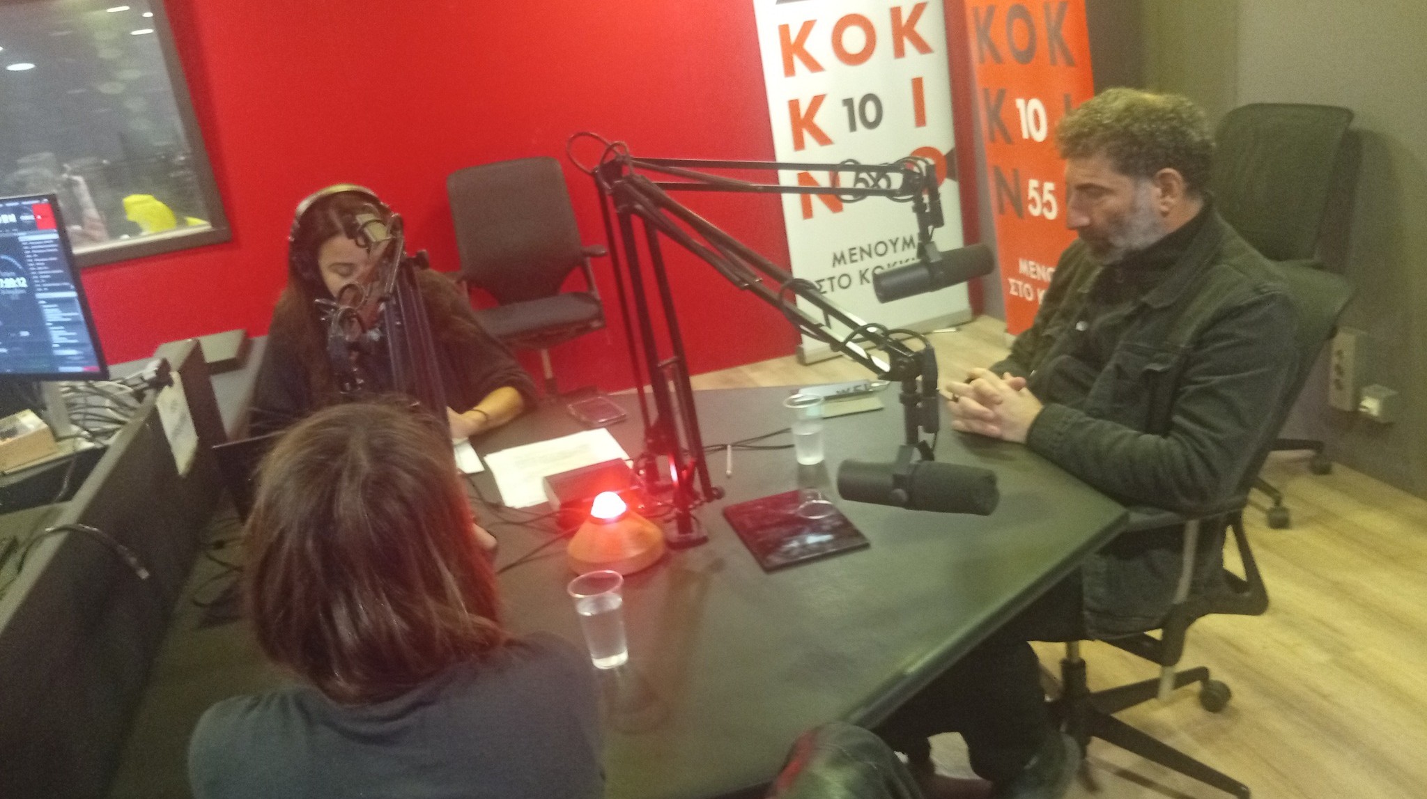 Μία ωραία πολιτιστική εκπομπή σε έναν χειμαζόμενο ραδιοσταθμό