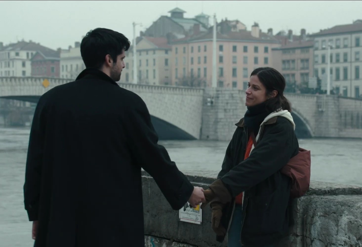 Η σούπερ γήινη σειρά «The New Years» με την ευρηματική ιδέα (που λειτουργεί)