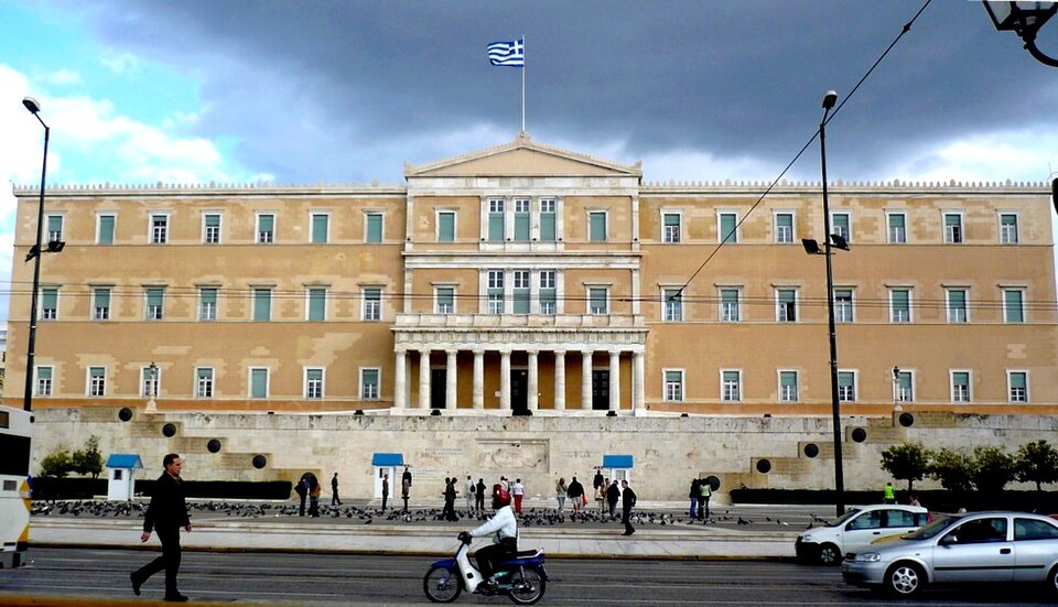 Ψηφίζεται στη Βουλή το Ν/Σ για τις άδειες των περιφερειακών καναλιών