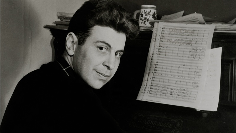 Η νέα σειρά ντοκιμαντέρ «Μίκης» κάνει πρεμιέρα στην Cosmote TV