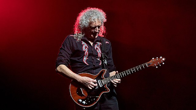 Ο Brian May των Queen χρίστηκε ιππότης