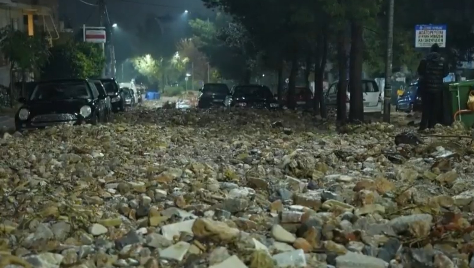 H Αθηναϊκή Ριβιέρα έγινε περίγελος στο Twitter  